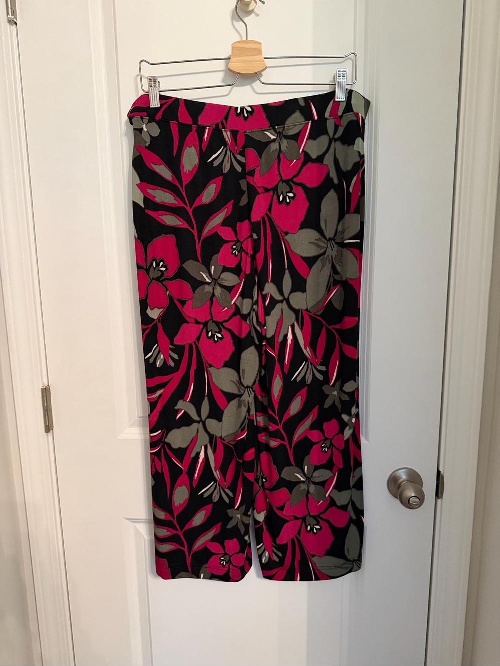 CHICOS size 2 Wide Leg Floral Print Pants - Black, Fuchsia & Olive